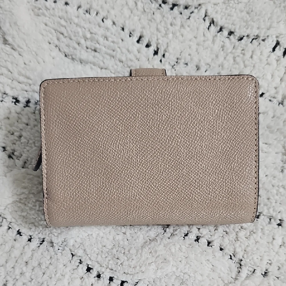 Coach Beige Leather Wallet - Picture 9 of 9